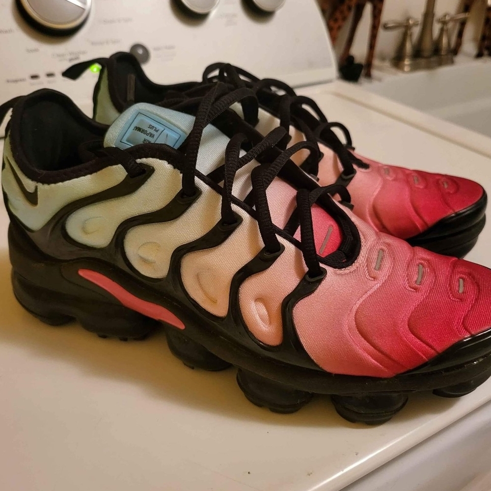Nike Air VaporMax Plus Gradient Sneakers